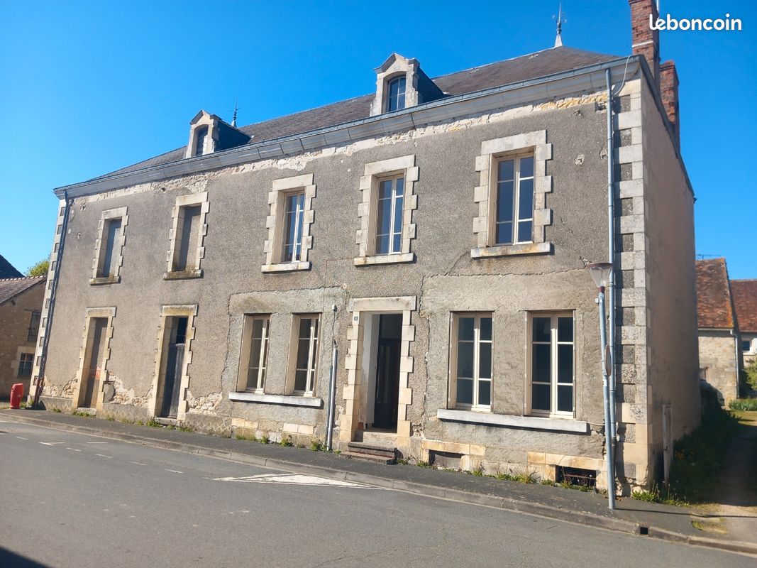 Immeuble 6 pièces 140 m² · à Lignac · 140 m² · 34 000 €