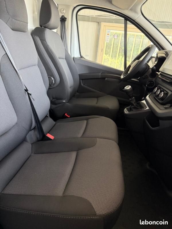 Renault Trafic FOURGON FG BLUE DCI 130 L1H1 2T8 GSR2 ADVANCE 24 567 HT / 29 480,00 TTC (image 16)