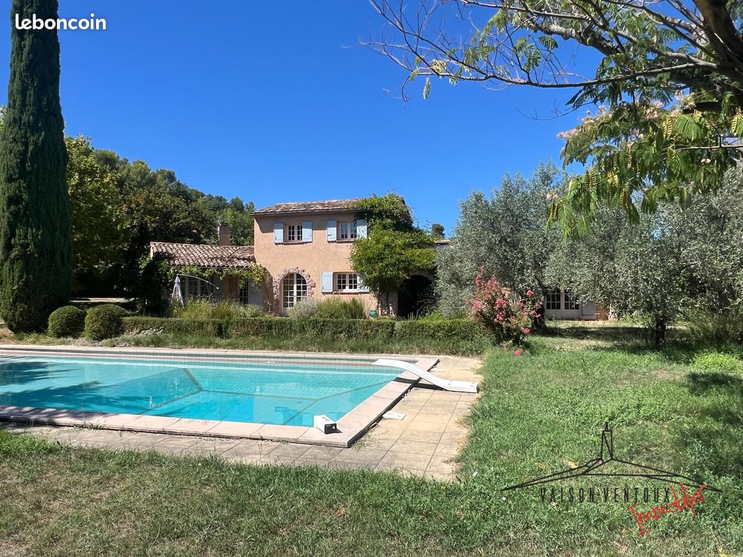 Maison 6 pièces 135 m² · à Vaison-la-Romaine · 135 m² · 480 000 €