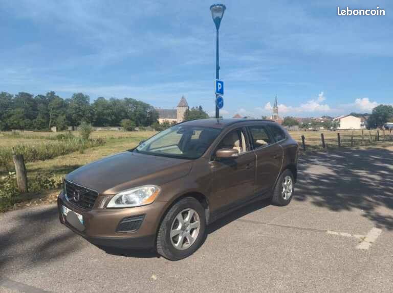 Volvo XC60 2,4 D3 163cv Bm6 4x4 (image 1)