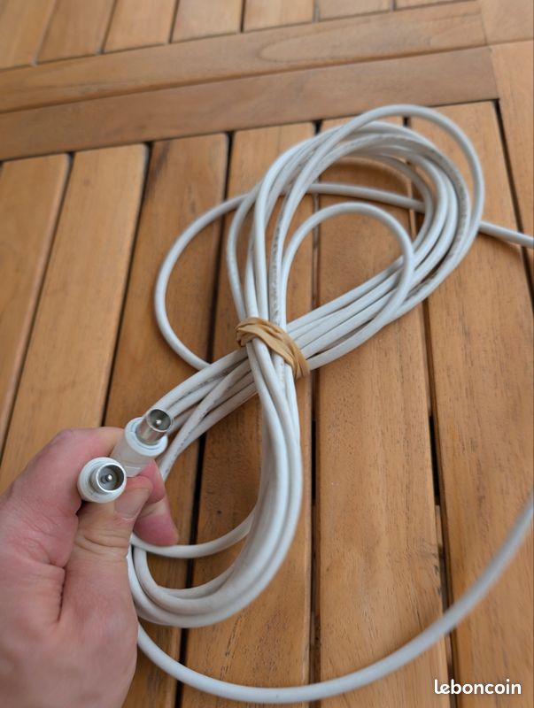 Câble d'antenne TV coaxial 5m (Mâle / Mâle) - Blanc (image 1)