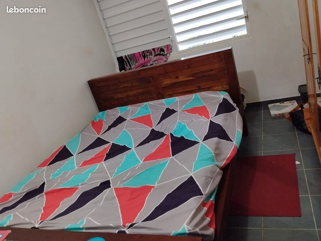 Je vends un ́lit, meuble, cocotte, armoir et autres (image 3)