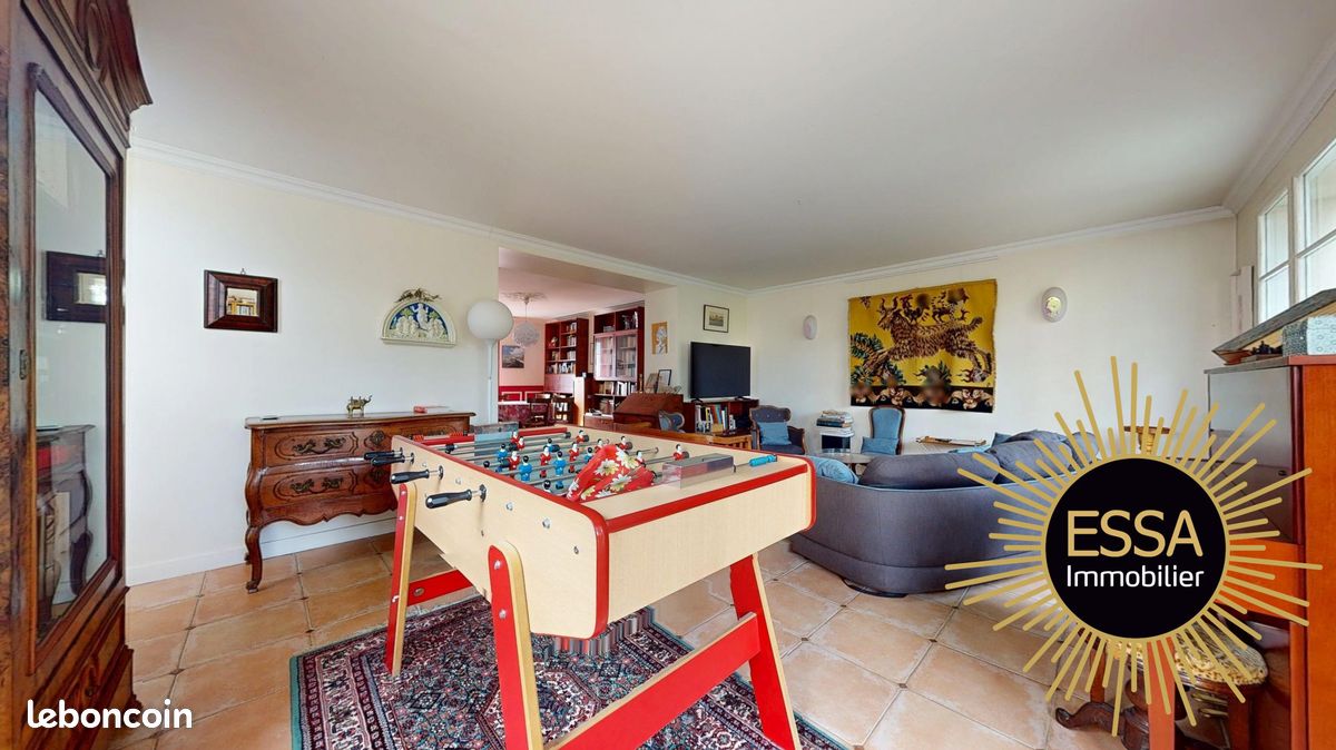 Maison 10 pièces 180 m² · au Chesnay-Rocquencourt · 180 m² · 999 000 €