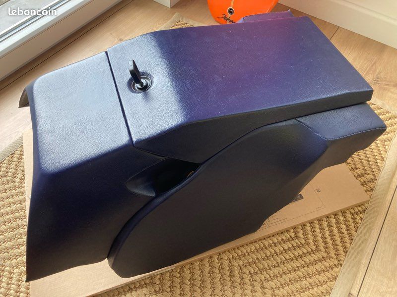 Porsche 928 S4 Console centrale arrière (image 1)
