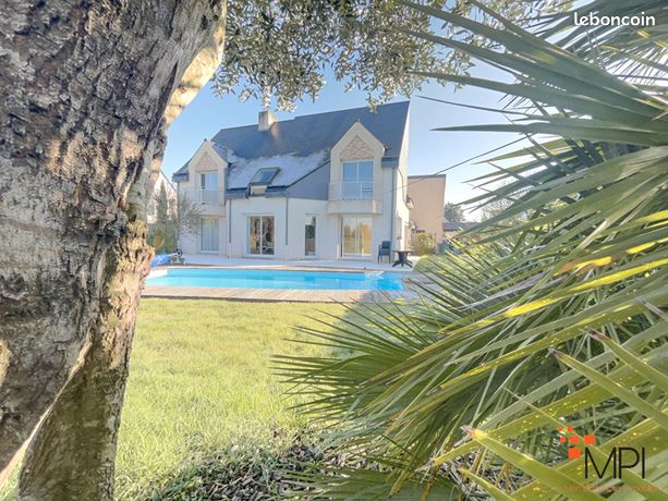 Propriété 8 pièces 222 m²