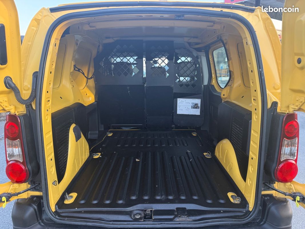 Citroën Berlingo 2 1.6hdi 75 3 places 2eme main vehicule propre (image 9)