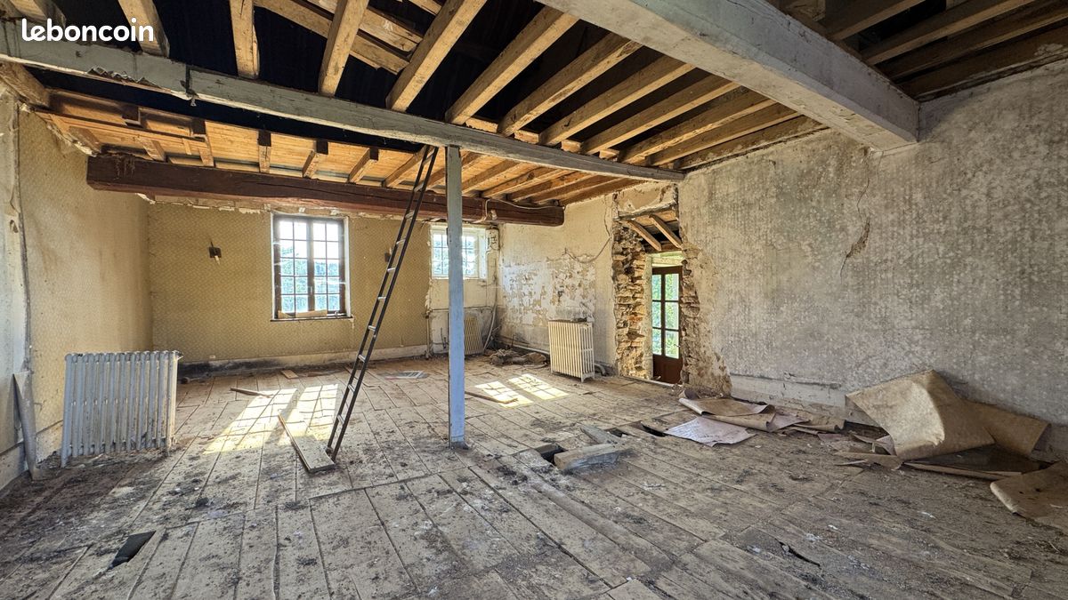 Maison 1 pièce 100 m² · à Montillot · 100 m² · 50 000 €
