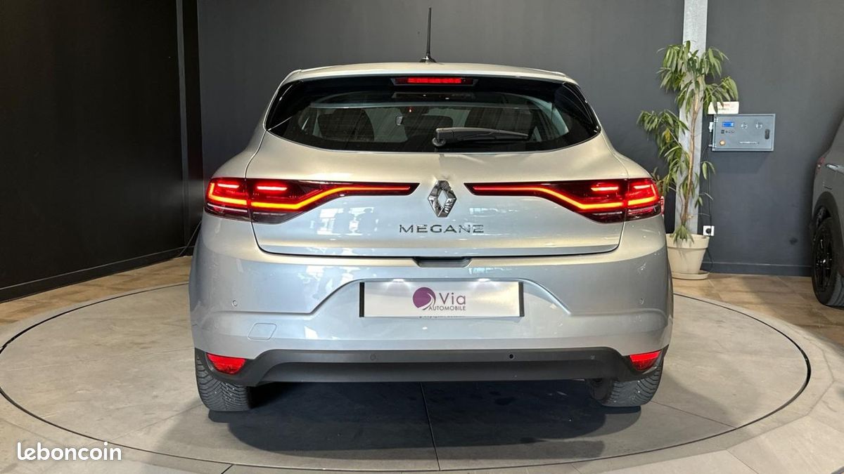 Renault Mégane IV Berline dCi 115 Evolution Car Play (image 7)