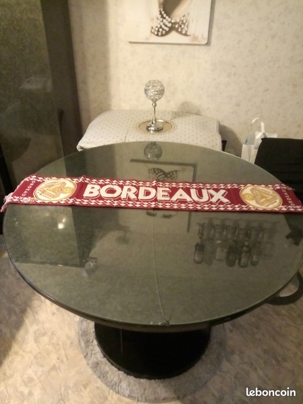 Av écharpe girondins de Bordeaux ... (image 1)