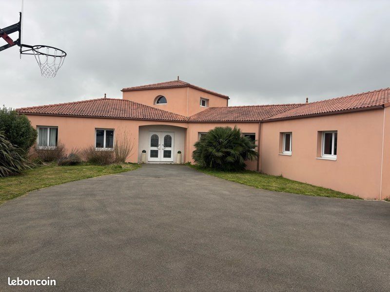 Maison 6 pièces 195 m² · à Chauvé · 195 m² · 415 000 €