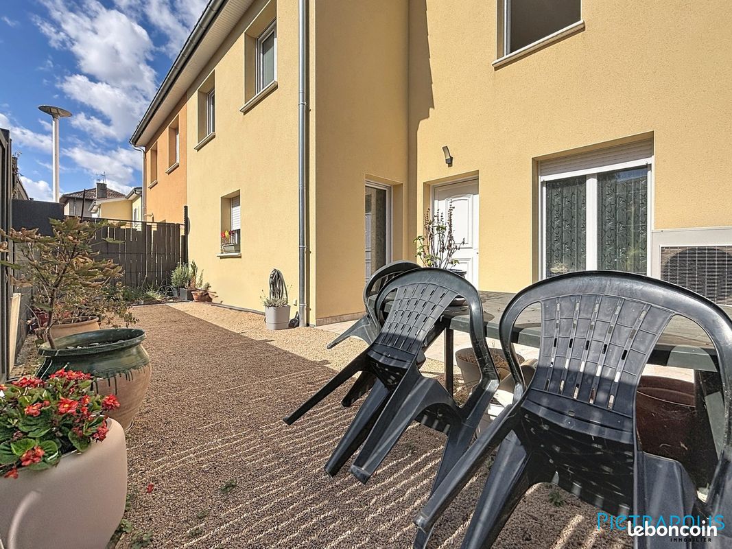 Appartement 6 pièces 178 m² · à Val d'Oingt · 178 m² · 335 000 €