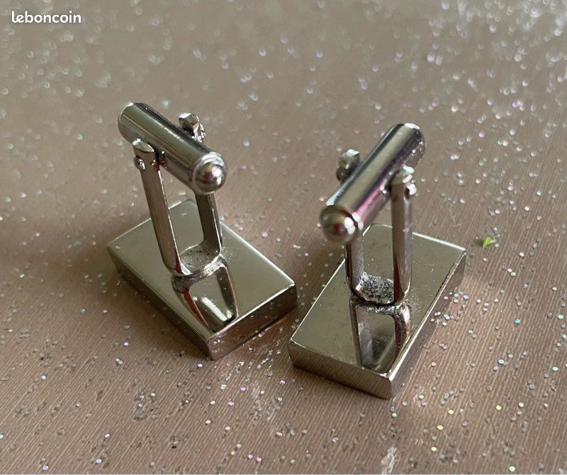 Boutons De Manchettes Anciens En Acier Inoxydable Brillant - Occasion Très Bon état