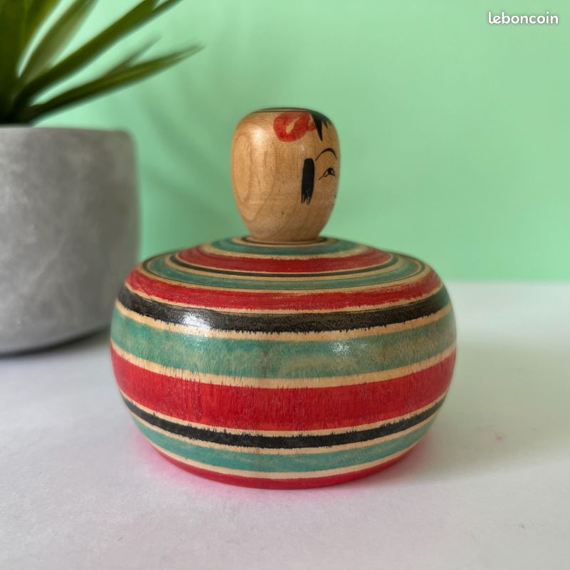 De quand date ma poupée kokeshi ancienne De quand date ma poupée kokeshi ancienne