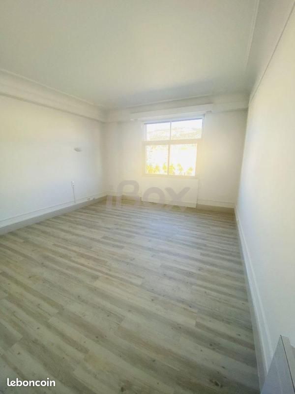 Appartement 2 pièces 73 m² · à Toulon · 73 m² · 930 €/mois