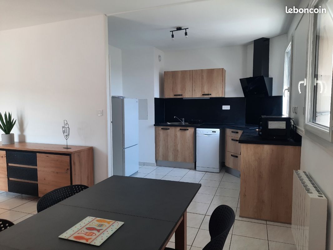 Appartement 2 pièces 54 m² · à Saintes · 54 m² · 790 €