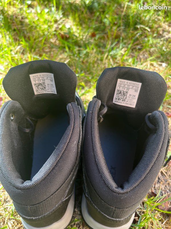 Adidas Terrex enfant - Pointure 32 - Chaussures de randonnée - Très bon état (image 2)