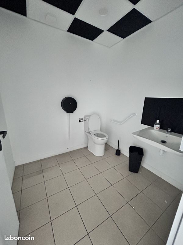 Local 514 m² Limoges (image 9)