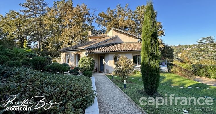 Maison 6 pièces 210 m²