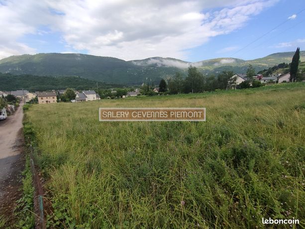Terrain 1000 m² ISPAGNAC