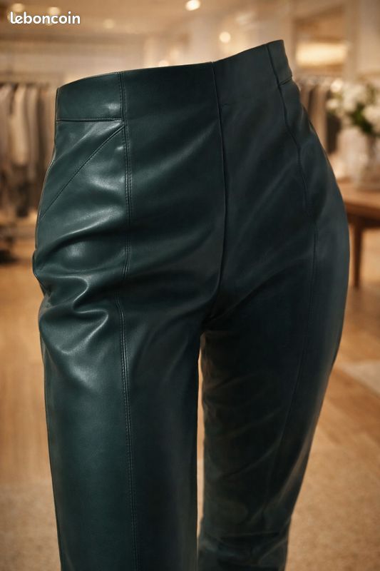 Pantalon cuir vegan Zara (image 2)