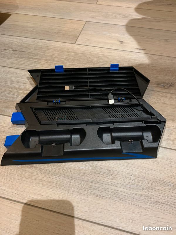 Support ps4 avec ventilateur et recharge manettes (image 3)