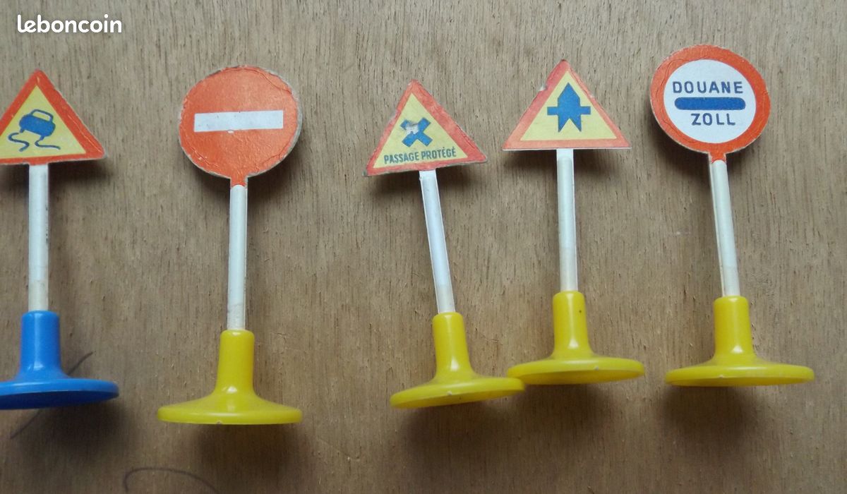 Panneau Publicitaire Ancien Flèche émaillé, Vintage Années 60-70, 32cm