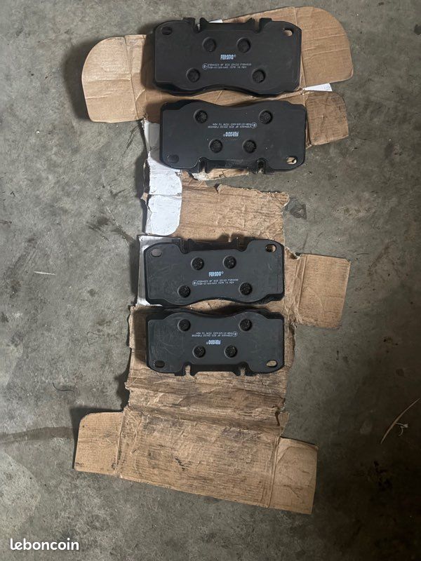 4 plaquettes de frein avant iveco (image 2)
