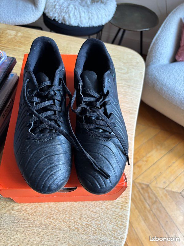 Crampons Nike Tiempo Sport Plein air