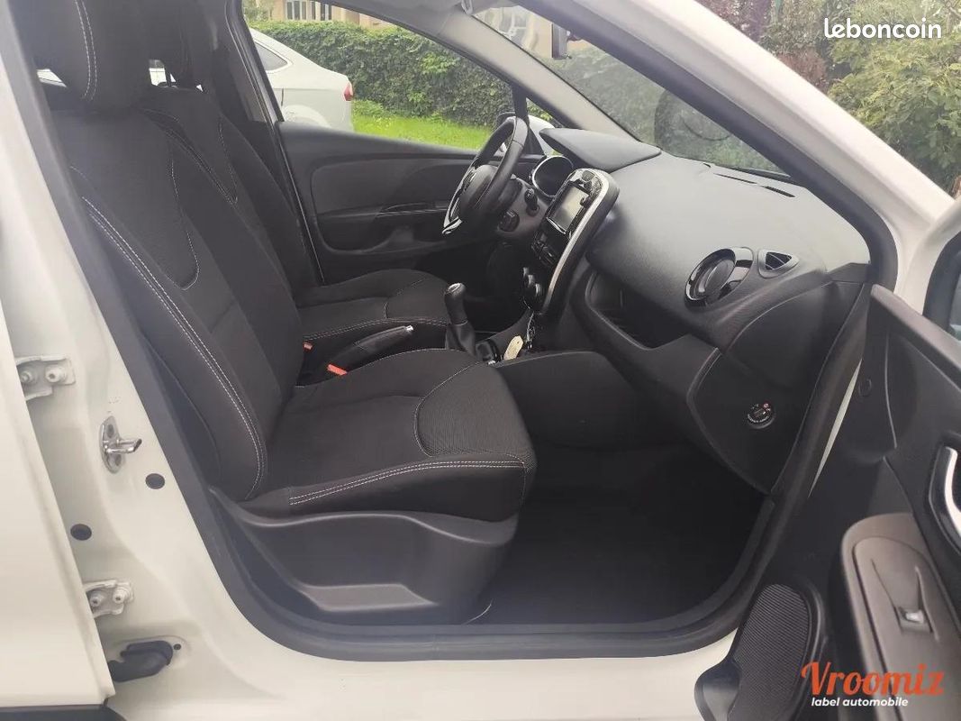 Renault Clio 1.5 DCI 75 ZEN (image 8)