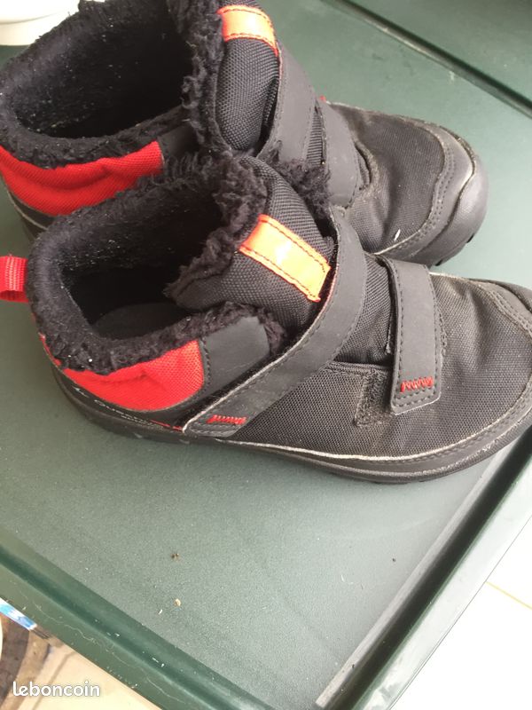 Bottes fourrées garçon taille 29 noir et rouge (image 2)