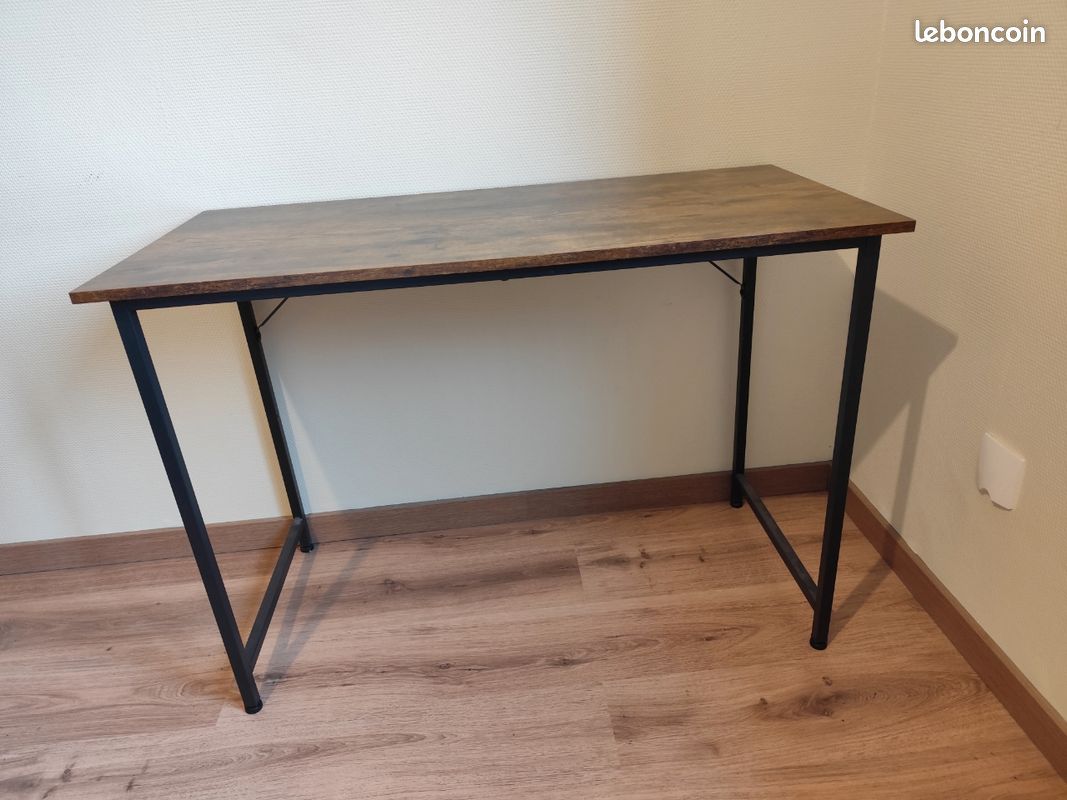 Bureau type industriel (image 1)
