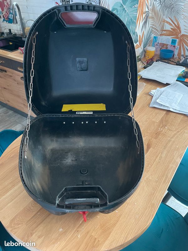 Top case givi (image 2)