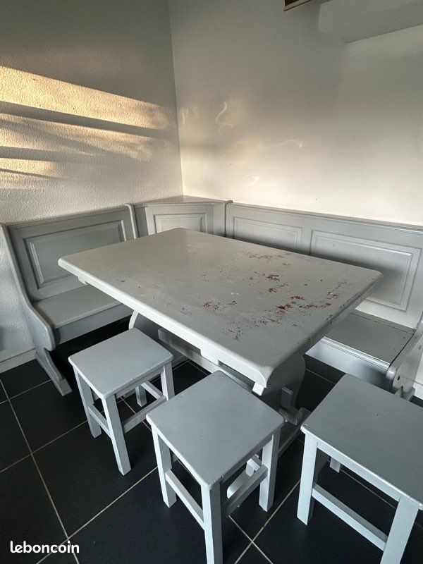 Table avec banquettes d’angle + tabourets – style bistrot, bois peint (image 1)