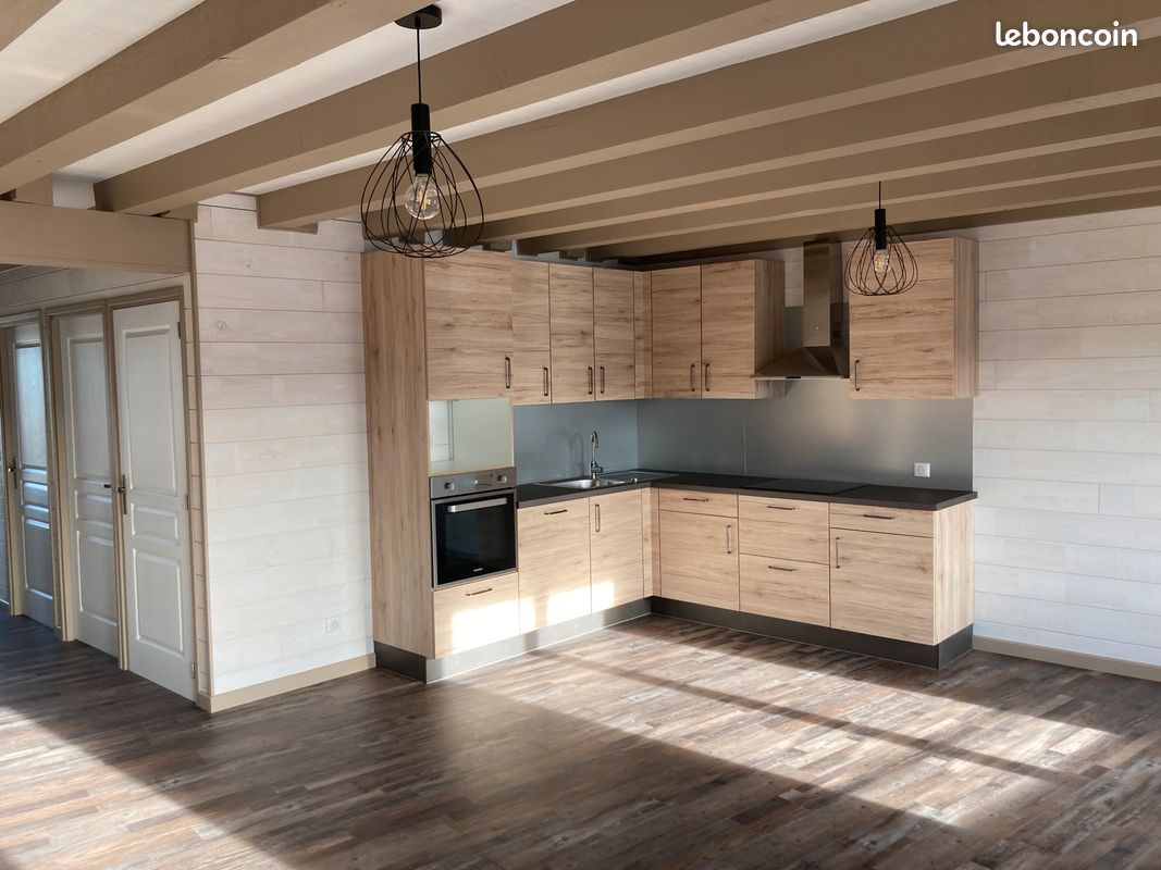Appartement 4 pièces 81 m² · à Saint-Chély-d'Apcher · 81 m² · 740 €/mois