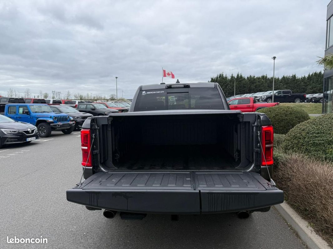 Dodge ram 1500 crew limited night edition rambox (image 5)