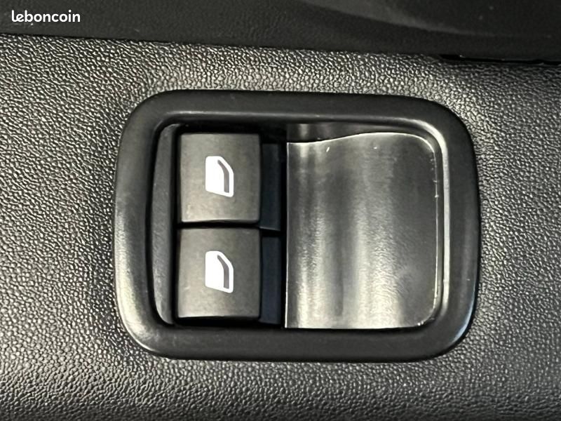 Citroen C3 Essence 83 PLUS Radar Recul CarPlay Clim Auto Régulateur 1ère main (image 25)