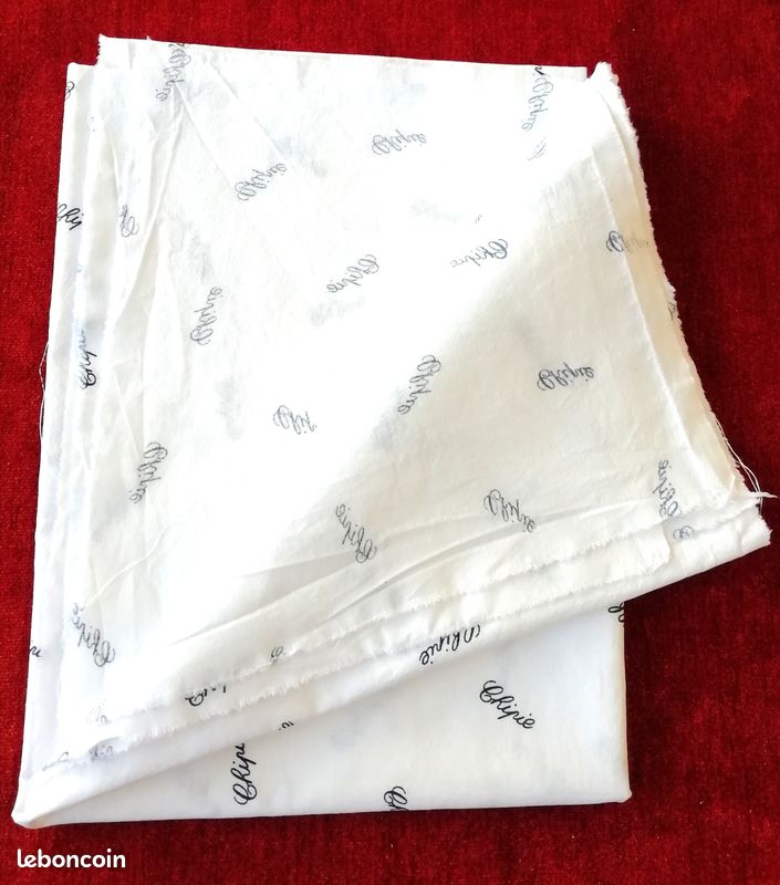 Tissu De Marque Chipie - Couleur Bleu - Vendu D'occasion - Idéal Pour Couture Ou Customisation