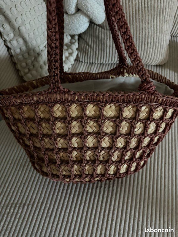 Panier tressé à la main (image 1)