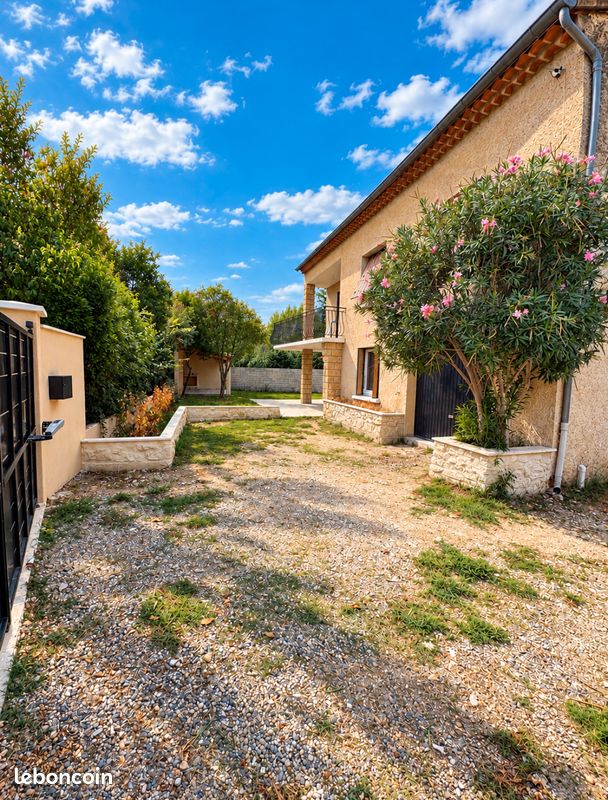 Maison 5 pièces 120 m² · à Carpentras · 120 m² · 325 000 €