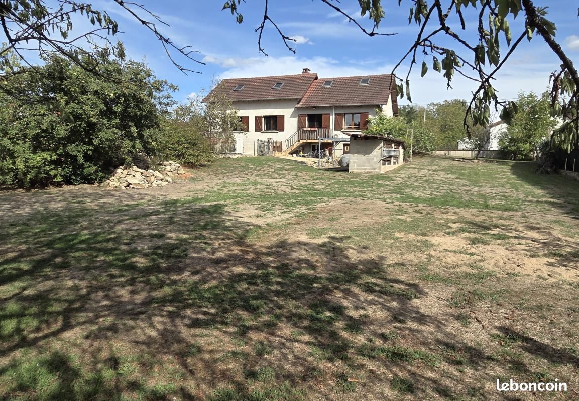 Maison 6 pièces 127 m² · à Saint-Vallier · 127 m² · 176 000 €