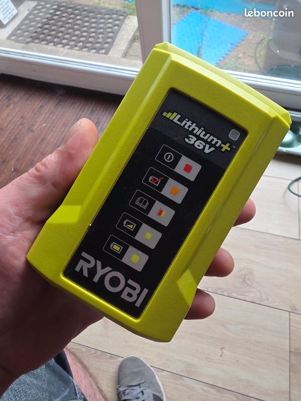 Chargeur Ryobi 36V 1.7A (image 1)