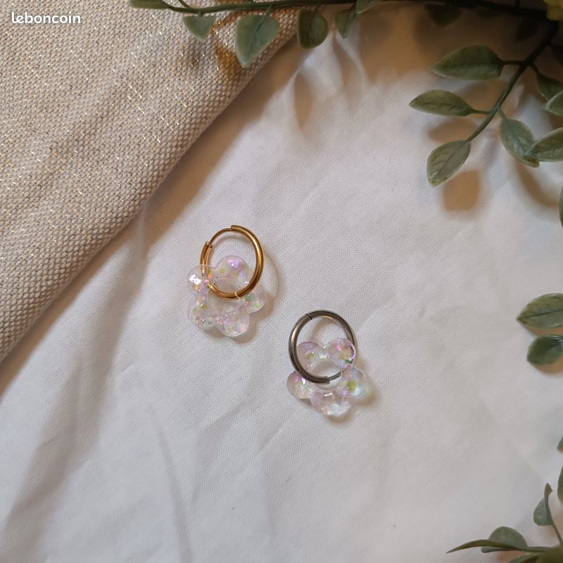 Boucles D'oreilles Pampilles Fleurs Et Créoles - Dorées, Sans Marque, Neuves Sans Emballage
