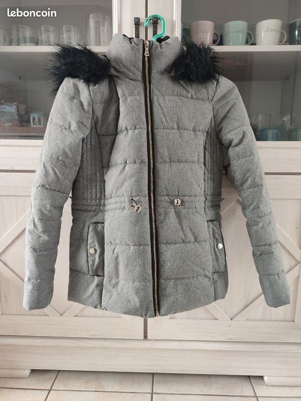 Manteau Cache-Cache femme avec capuche fourrure Vêtements