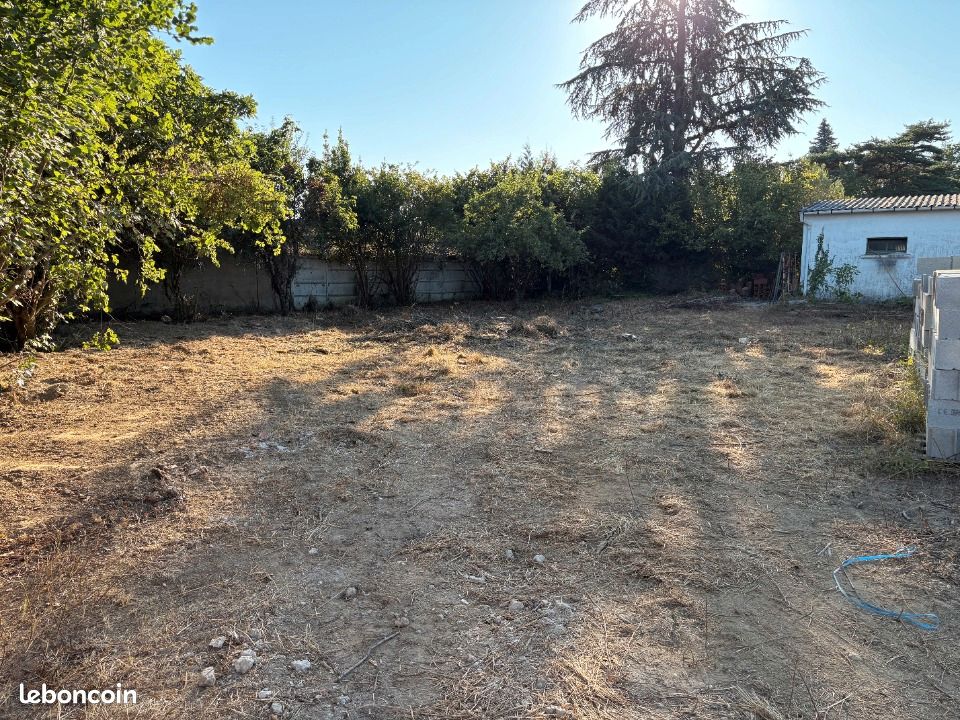 Terrain 801 m² Castres · 75 000 €
