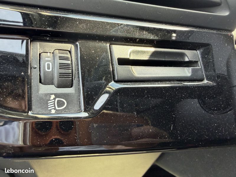 Citroen C4 PICASSO BLUEHDI 120CH FEEL S&S EAT6 (image 29)