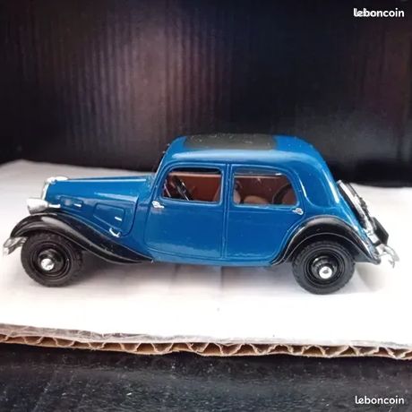SOLIDO 1/43 : Citroën 15cv/6 Traction Malle Cirque Pinder Haut-Parleur