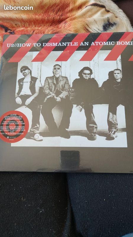 U2 How to dismantle an Atomic bomb (image 1)