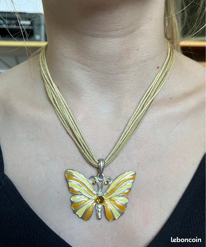 Collier (image 1)