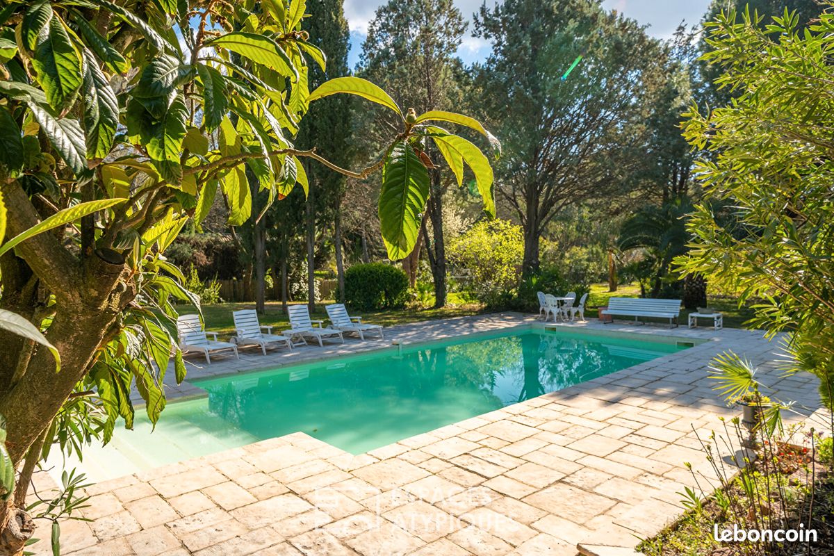 Maison 8 pièces 233 m² · à Roquebrune-sur-Argens · 233 m² · 949 000 €