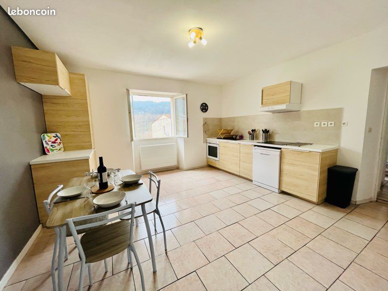 Appartement 3 pièces 90 m² · à Meyrannes · 90 m² · 697 €